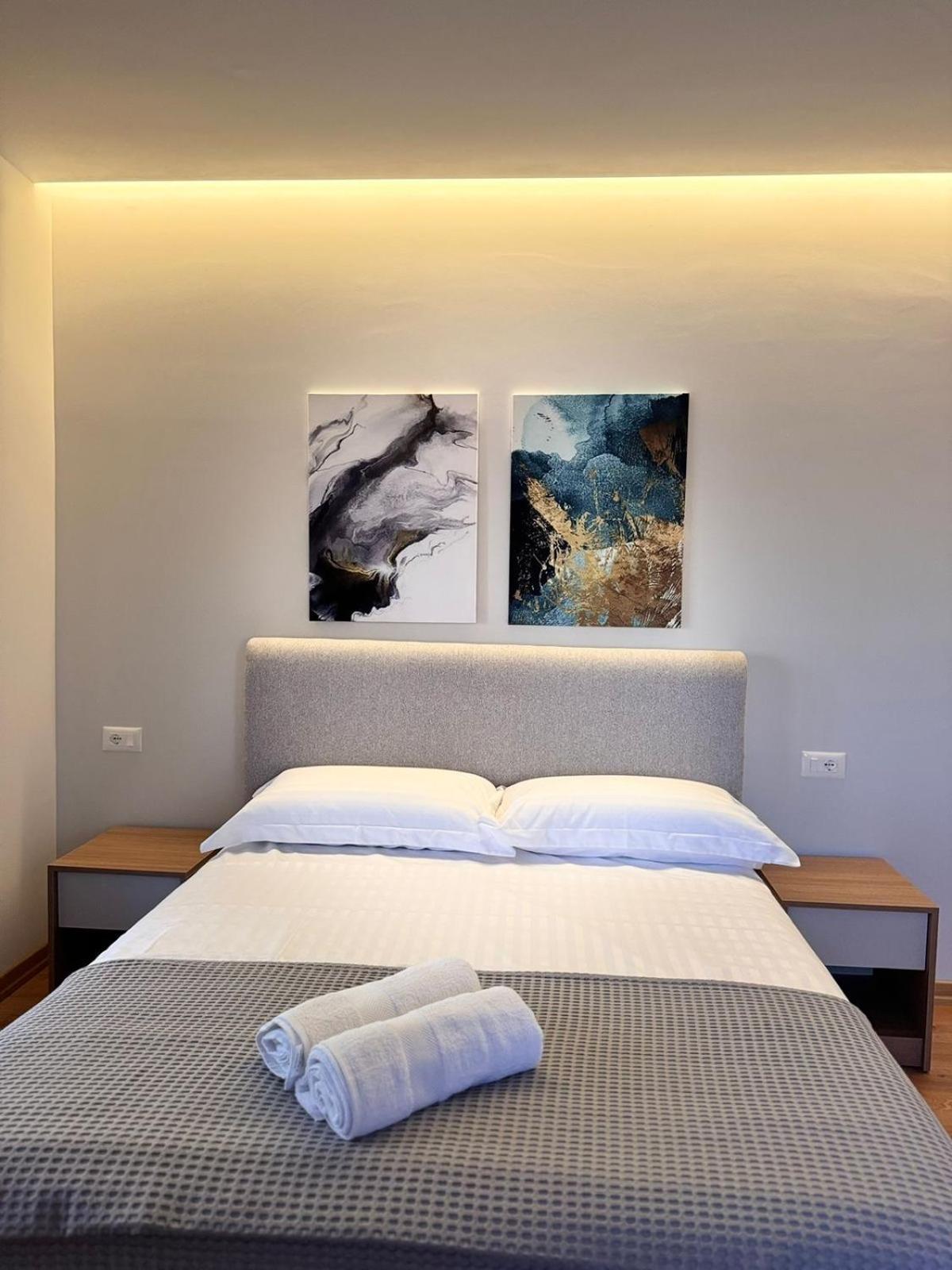 Izi Boutique Apartment Tirana Exterior photo