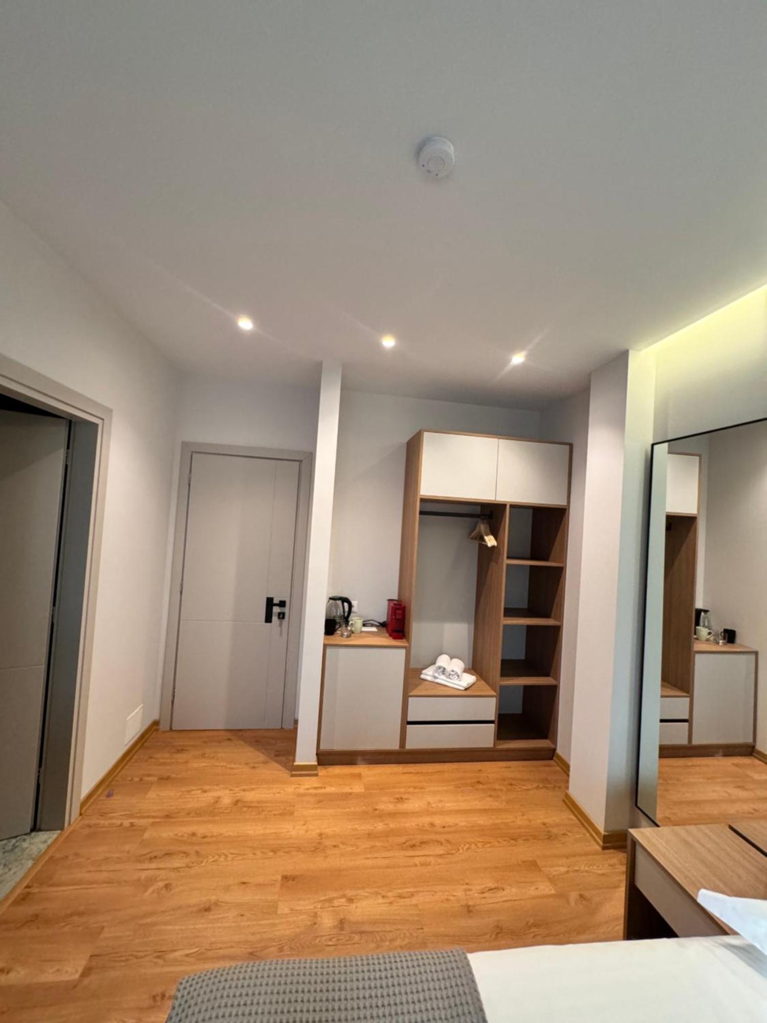 Izi Boutique Apartment Tirana Exterior photo